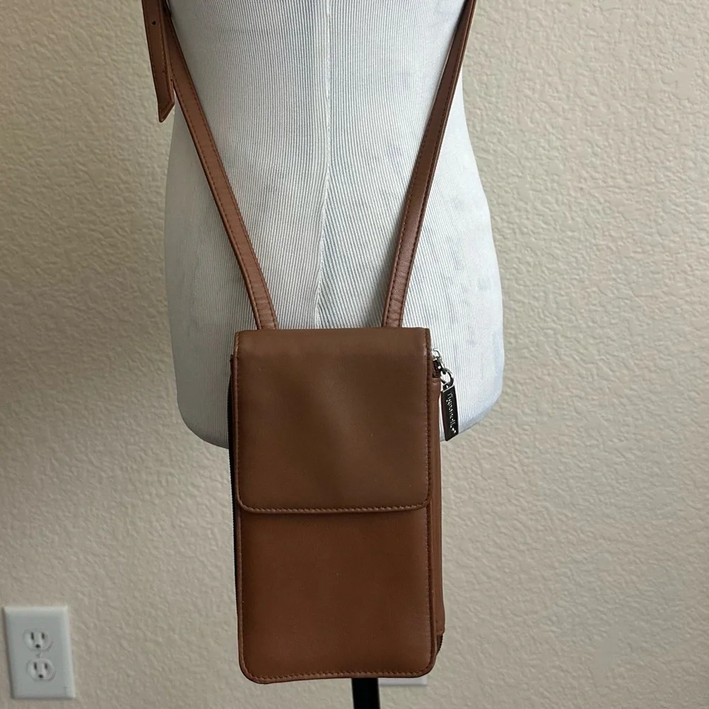 Tignanello Crossbody Wallet Brown‎ Tan Organizer Travel Handbag Purse NEW